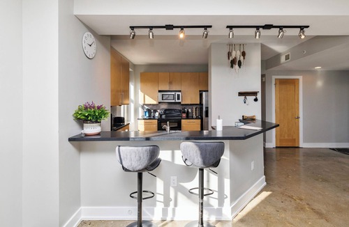 Court Avenue Entertainment District Condo | Spacious 2BR 2BA with Parking, Gorgeous Skyline View, and Direct Skywalk Access!