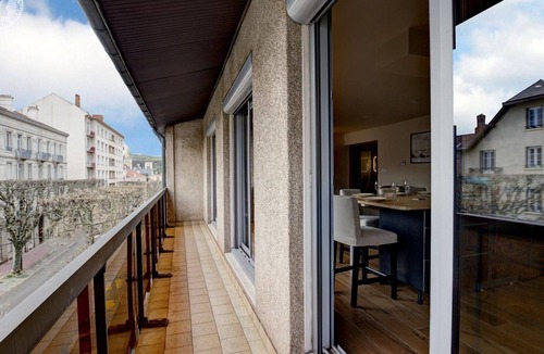 Saint-Chamond Apartment | Spacious 2BR Apartment with Parking, Balcony, Wi-Fi, Near Shops & Train Station in Saint-Chamond