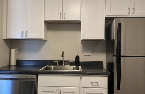 Monroeville Apartment | Spacious 2BR Apartment w/Balcony Free Parking Near UPMC