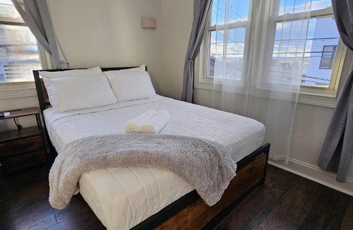 North Bergen Apartment | Spacious 2BR Apt| 3 Beds | 15 Min to NYC