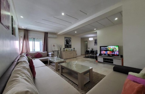 LA GIRONDE Apartment | Spacious 2BR Apt, Balcony, AC & Private Garage, Casablanca Centre