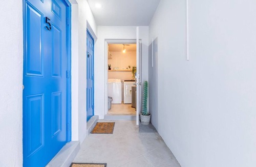 Coral Ridge Apartment | Spacious 2BR Beach Retreat - Sleeps 6 - 5-Min to Sand