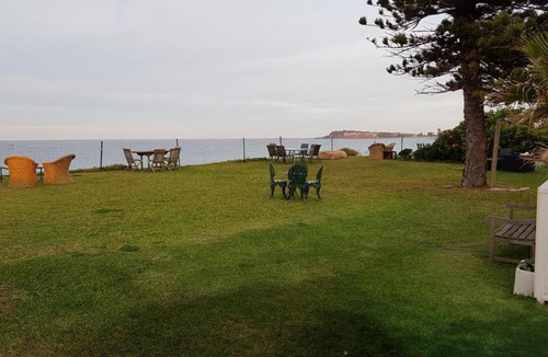 Narrabeen Apartment | Spacious 2BR Beachfront Apartment - The Coachhouse