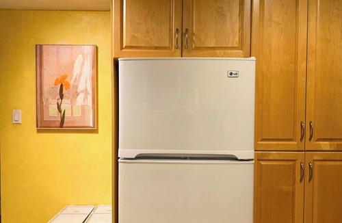Guildford House | Spacious 2BR by the Park Large Backyard Ideal for Families & Long Stays