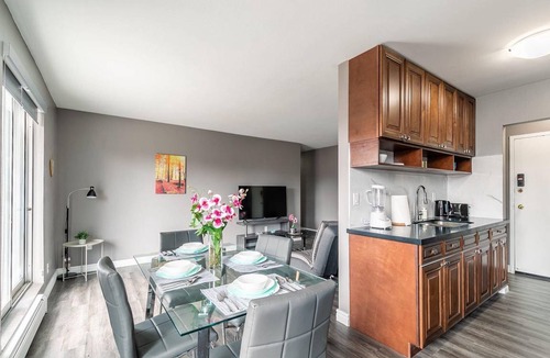 Rosedale Apartment | Spacious 2BR King Bed Apt, near DT Hamilton!