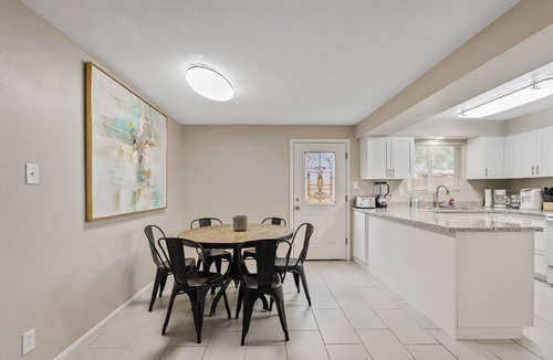 Mesa Condo | Spacious 2BR Condo by Downtown Mesa Free Parking