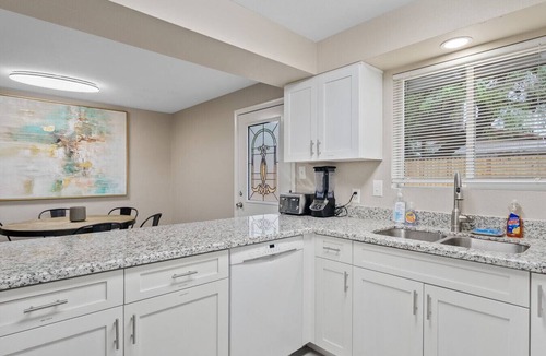 Mesa Condo | Spacious 2BR Condo by Downtown Mesa Free Parking