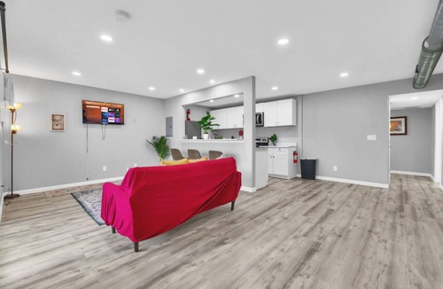 West Arlington Apartment | Spacious 2BR Condo close to Restaurants and Nightlife with WiFi