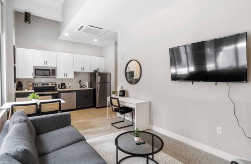Downtown Cincinnati Apartment | Spacious 2BR Condo | CozySuites Textile