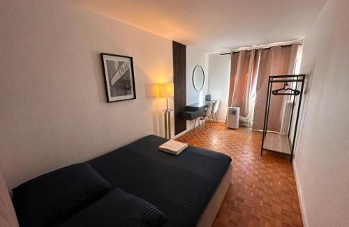 Necker Apartment | Spacious 2BR Flat with Balcony in Montparnasse