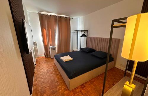 Necker Apartment | Spacious 2BR Flat with Balcony in Montparnasse