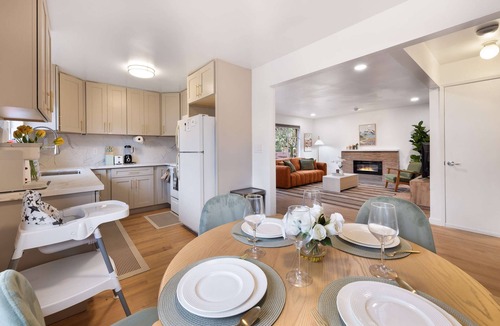 Cedar Heights House | Spacious 2BR Home, Near UW, Parks & Station