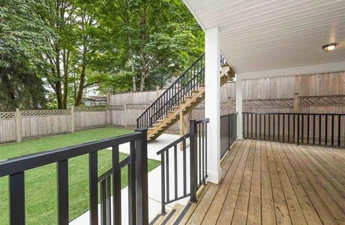 New Westminster House | Spacious 2BR Suite w/Yard – Walk to SkyTrain, Easy Downtown Access