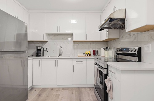 Guildford House | Spacious 2BR Suite Minutes to Guildford & Hwy 1