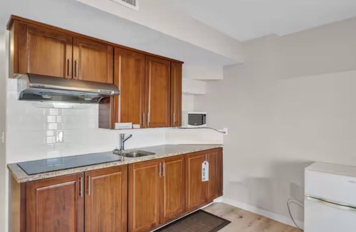 Northwest Calgary House | Spacious 2BR Suite Near U of C & Banff | 8 Guests