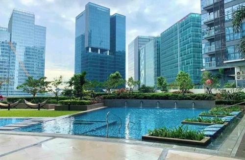 West Rembo Condo | Spacious 2BR unit in the center of BGC very close to malls, resto and shops