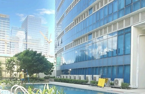 West Rembo Condo | Spacious 2BR unit in the center of BGC very close to malls, resto and shops