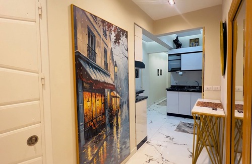 New Cairo Apartment | Spacious 3-bedroom apartment in pleasant Cairo with AC