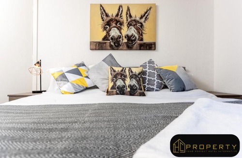 Coxhoe Apartment | Spacious 3 bed, 2 min from A1