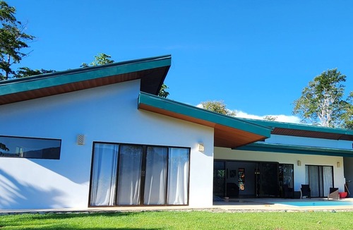 Baru House | Spacious 3 bed, 3 bath home with breathtaking Mountain and Valley views.