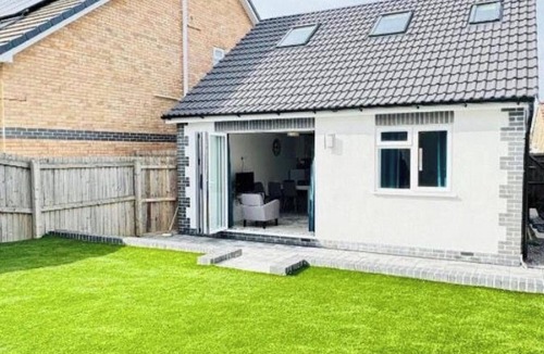 Cribbs Causeway House | Spacious 3 bed bungalow In Southmead