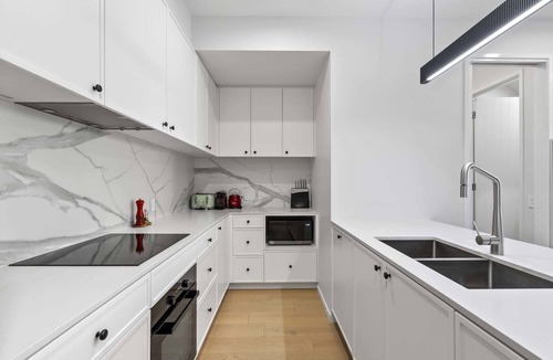 Clayfield House | Spacious 3-Bed Clayfield House with Patio and BBQ