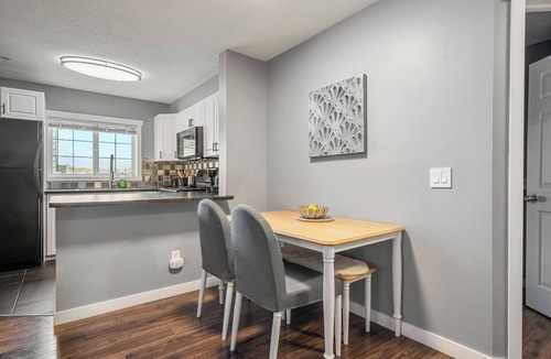 East Village Condo | Spacious 3-Bed Downtown, AC, Heated Underground Prkg, Near Saddledome & Stampede