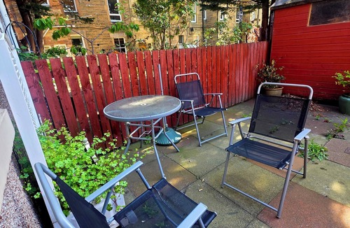Bonnington House | Spacious 3-Bed Edinburgh Stay Near City Centre with Free Parking