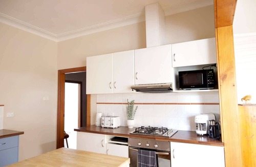 Tenterfield House | Spacious 3-Bed Home in Central Tenterfield