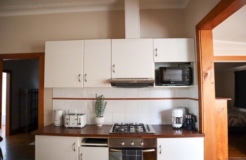 Tenterfield Apartment | Spacious 3-Bed Home in Central Tenterfield