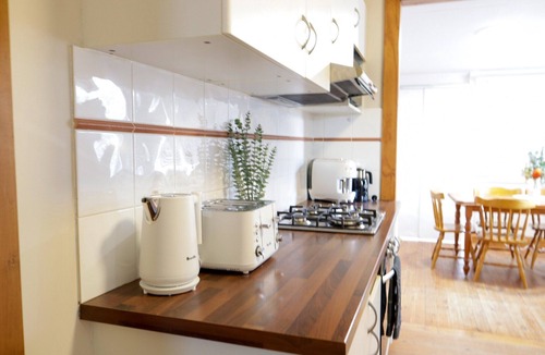 Tenterfield Apartment | Spacious 3-Bed Home in Central Tenterfield