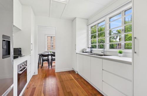 Morningside House | Spacious 3-Bed Home in Morningside with Backyard
