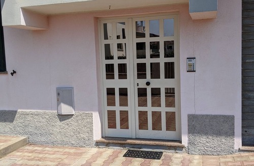 Marina di Davoli Apartment | Spacious 3 Bedroom Seaside Apartment - 5 min walk to beach!