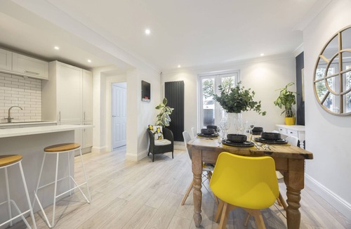 Montpellier House | Spacious 3-Bed Period Home Near Bath Road