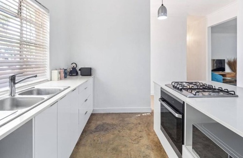 Durban North House | Spacious 3 Bed Room House, Pool Ideal Families & Groups, Secure & Central