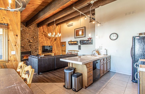 Steamboat Springs Condo | Spacious 3-Bedroom + Loft Condo at The Phoenix – Steps from the Slopes!
