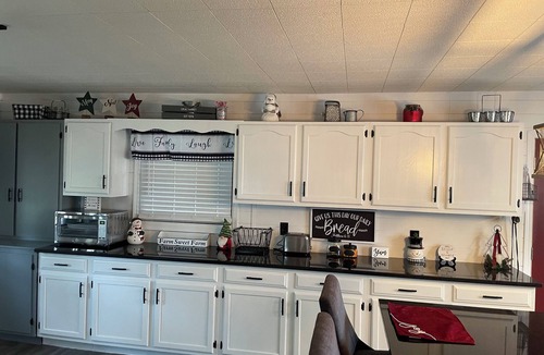 Elizabethtown House | Spacious 3-bedroom house on secluded 44 acres in Elizabethtown. Full amenities!