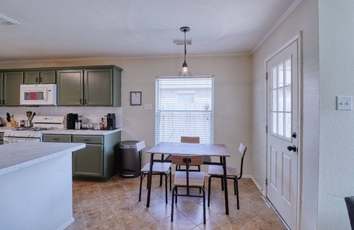 Barker House | Spacious 3-Bedroom, 2-Bath Retreat – Perfect for Families or Groups