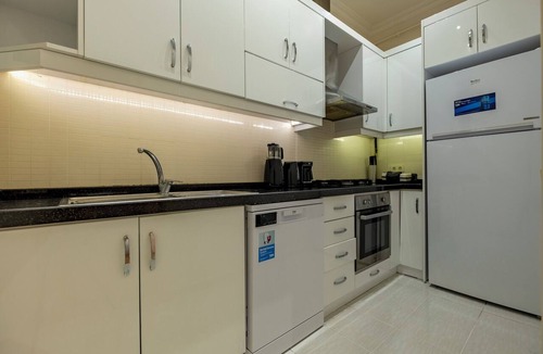 Taksim Apartment | Spacious 3-Bedroom, 2-Bathroom Family Apartment in Central Location No Stair
