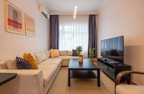 Taksim Apartment | Spacious 3-Bedroom, 2-Bathroom Family Apartment in Central Location No Stair