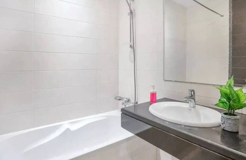 Abu Dhabi Apartment | SPACIOUS 3 Bedroom Apartment Sea View