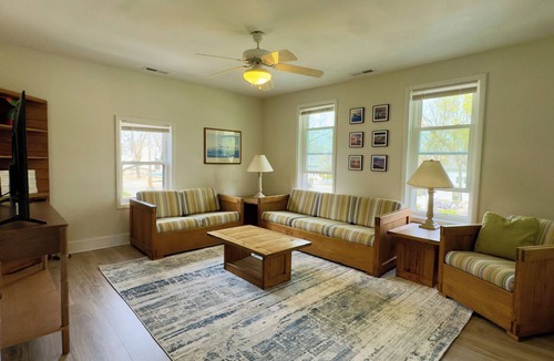 Saint Joseph Apartment | Spacious 3-bedroom apartment steps from the beach in St. Joseph