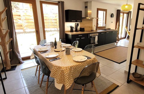 Les Gets Apartment | Spacious 3-bedroom apartment with private garden