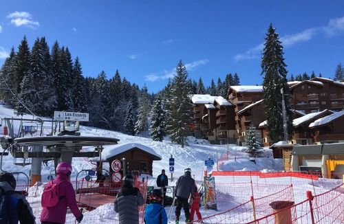 Les Esserts Apartment | Spacious 3 Bedroom Apartment Right on the Slopes