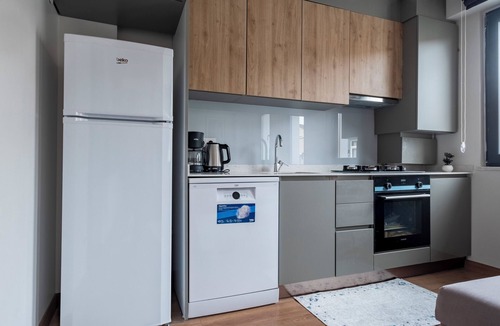 Kabatas Apartment | Spacious 3-bedroom apartment with WiFi and AC in wonderful Istanbul