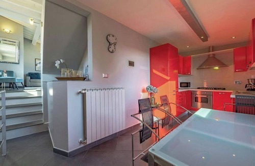 San Lorenzo Apartment | Spacious 3-Bedroom Apartment with Stunning Rooftop Terraces in San Lorenzo