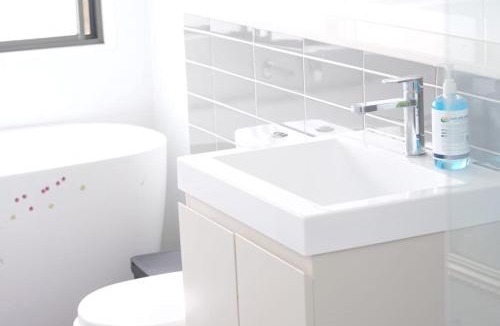 North Rocks Apartment | Spacious 3 bedroom apt lift access near Parramatta