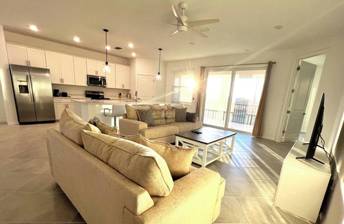 Venice Condo | Spacious 3-bedroom coach home with golfing in Wellen Park Golf and Country Club