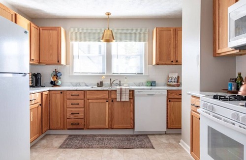 New Castle House | Spacious 3 Bedroom Home - New Castle