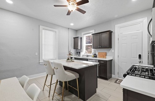 Mount Washington House | Spacious 3-bedroom house in scenic Mt. Washington near Grandview's city view